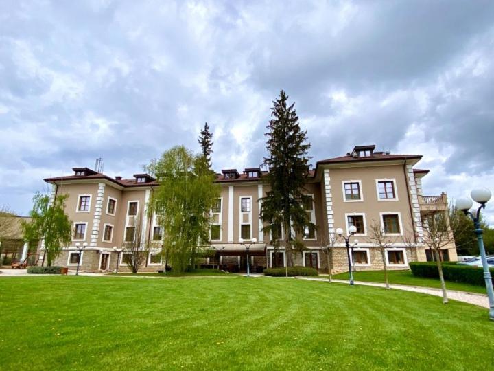 Midalidare Hotel & Spa Mogilovo Ngoại thất bức ảnh